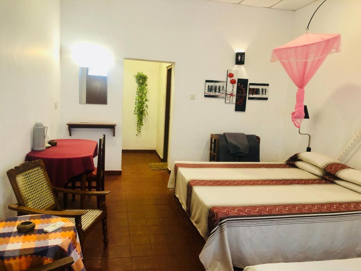 Hotel Hemadan ベントータ エクステリア 写真