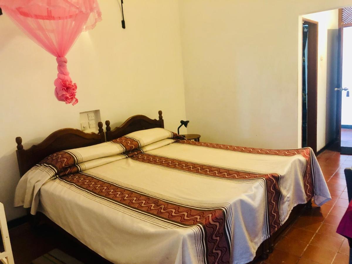 Hotel Hemadan ベントータ エクステリア 写真
