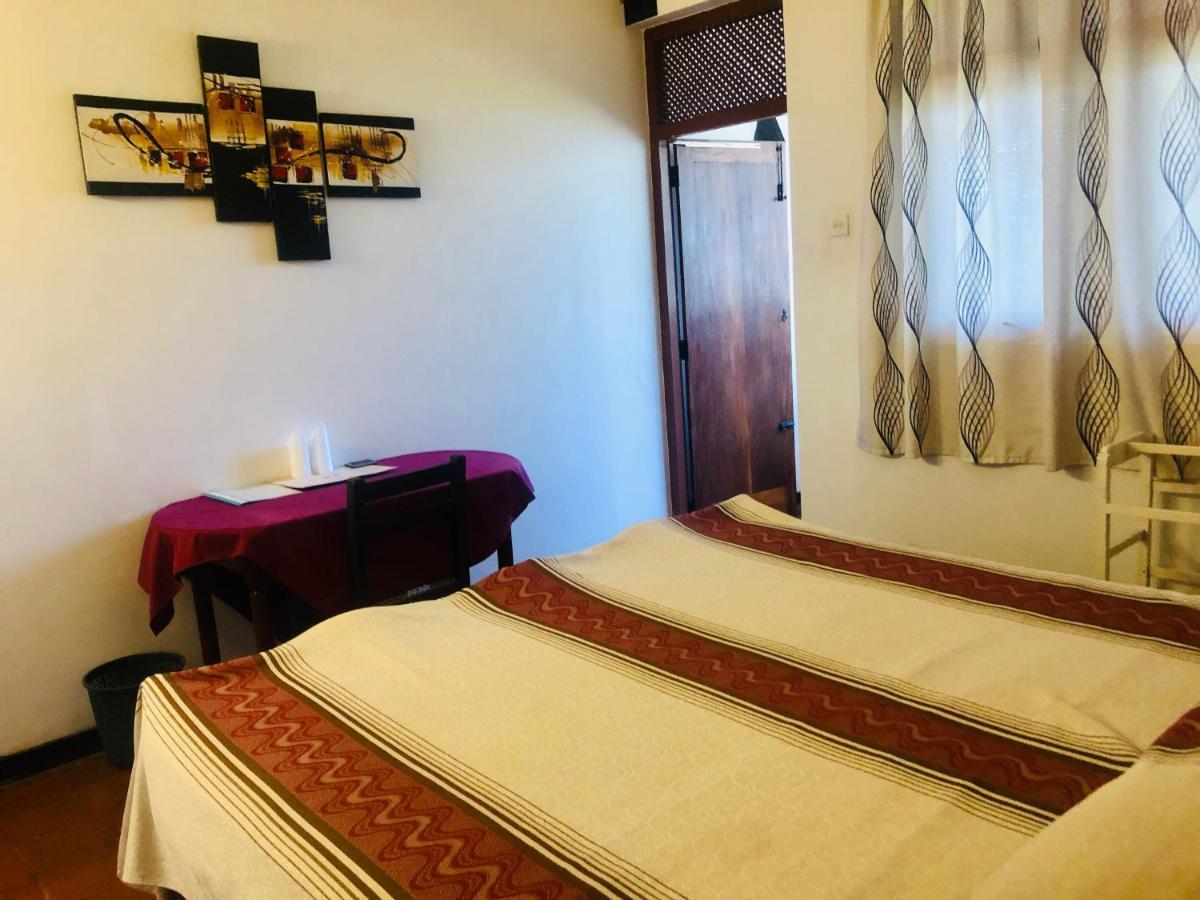 Hotel Hemadan ベントータ エクステリア 写真