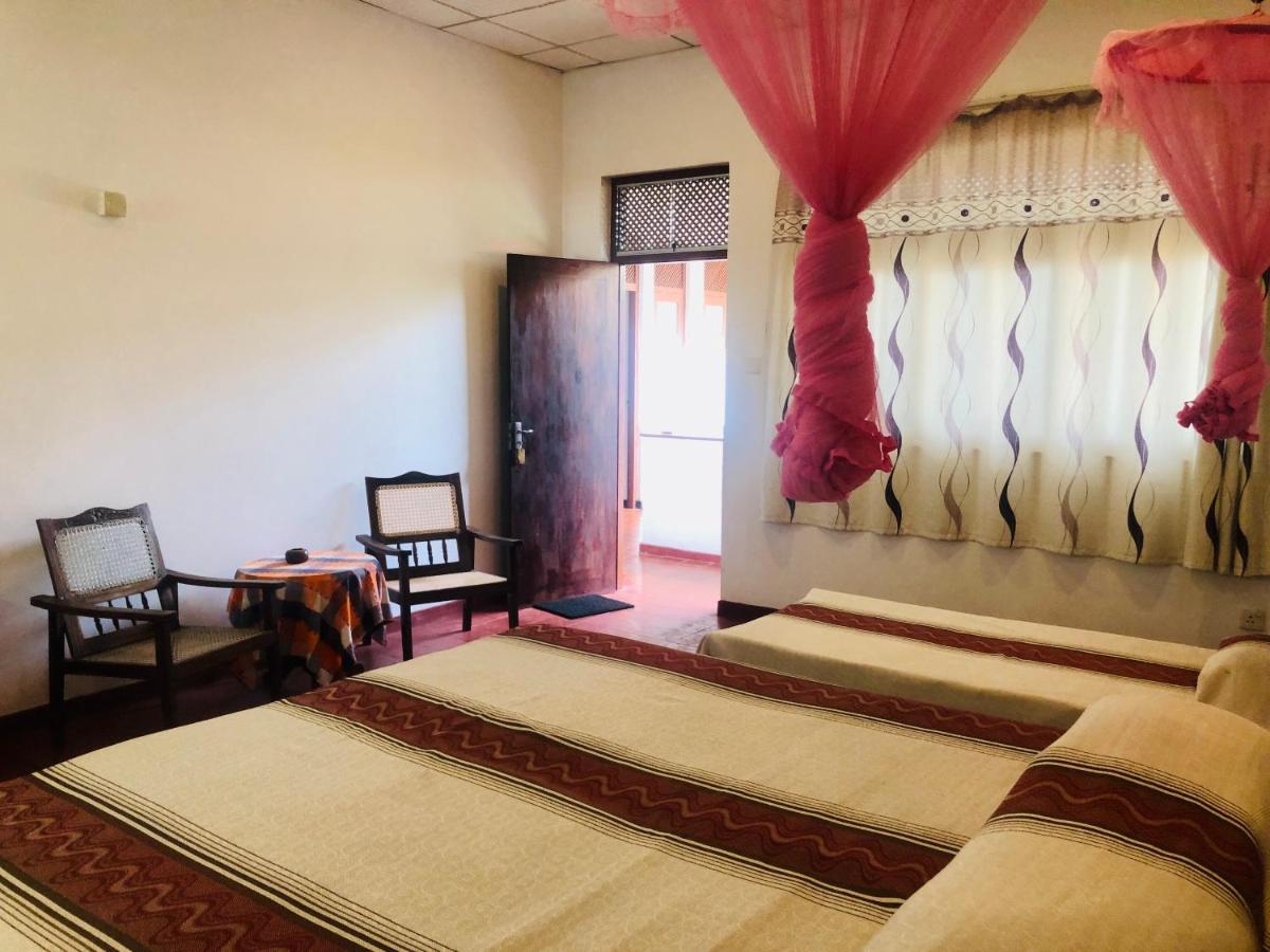 Hotel Hemadan ベントータ エクステリア 写真