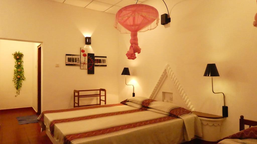 Hotel Hemadan ベントータ エクステリア 写真